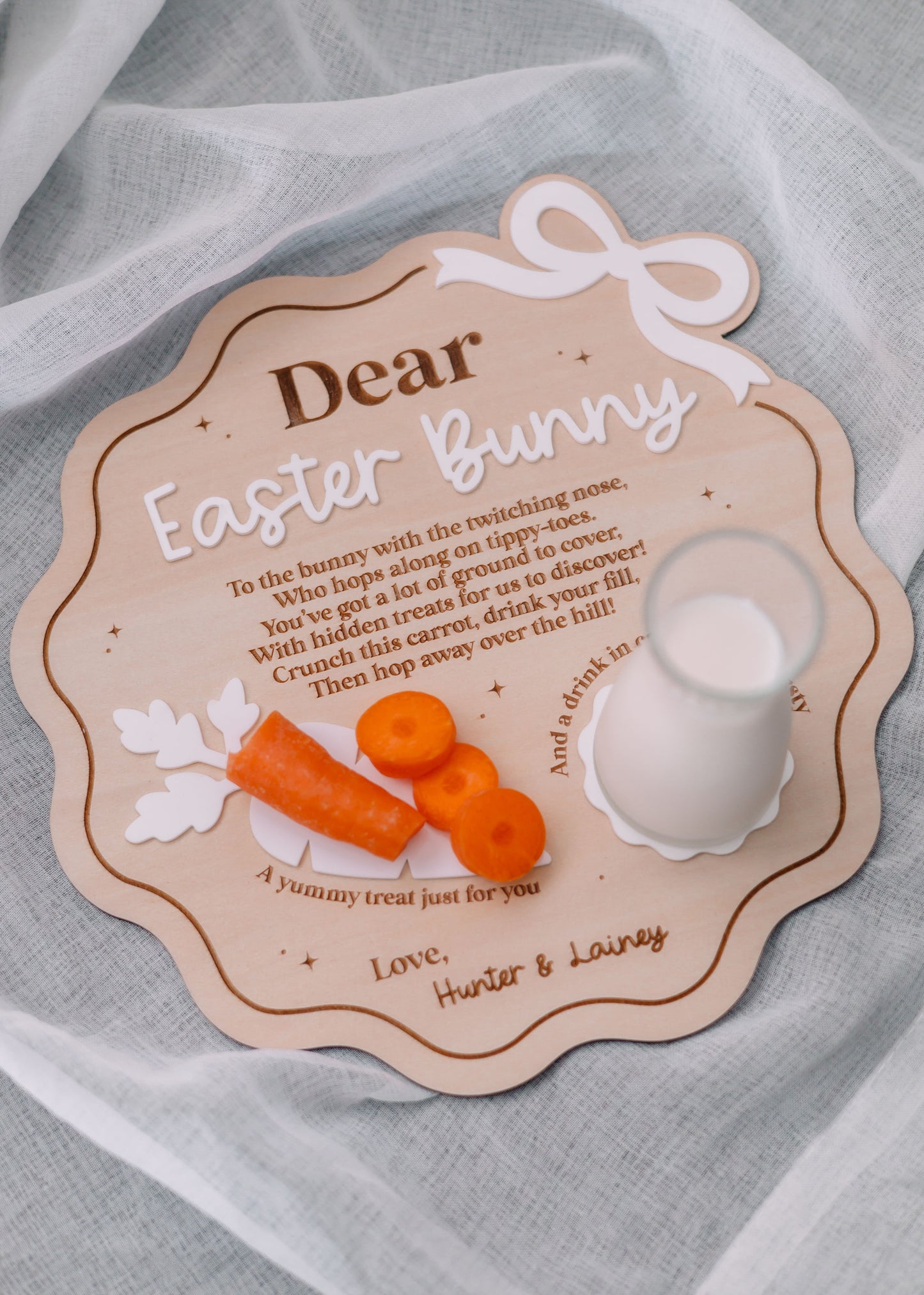 Bow Themed Scalloped Easter Bunny Snack Tray